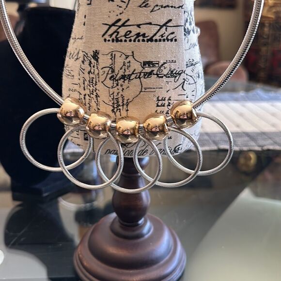 Beautiful loop Rope necklaces with earrings. One Gold set,one Silver & Gold set - Picture 6 of 10